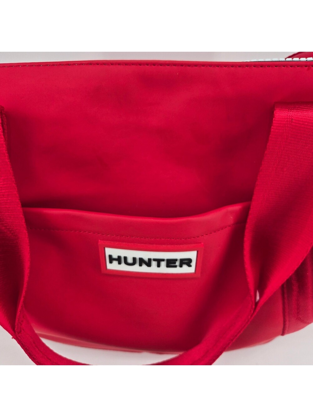 Hunter for Target Red Oversized Rubber Tote Bag 2018 Large Zip Top Travel Beach - Picture 2 of 9